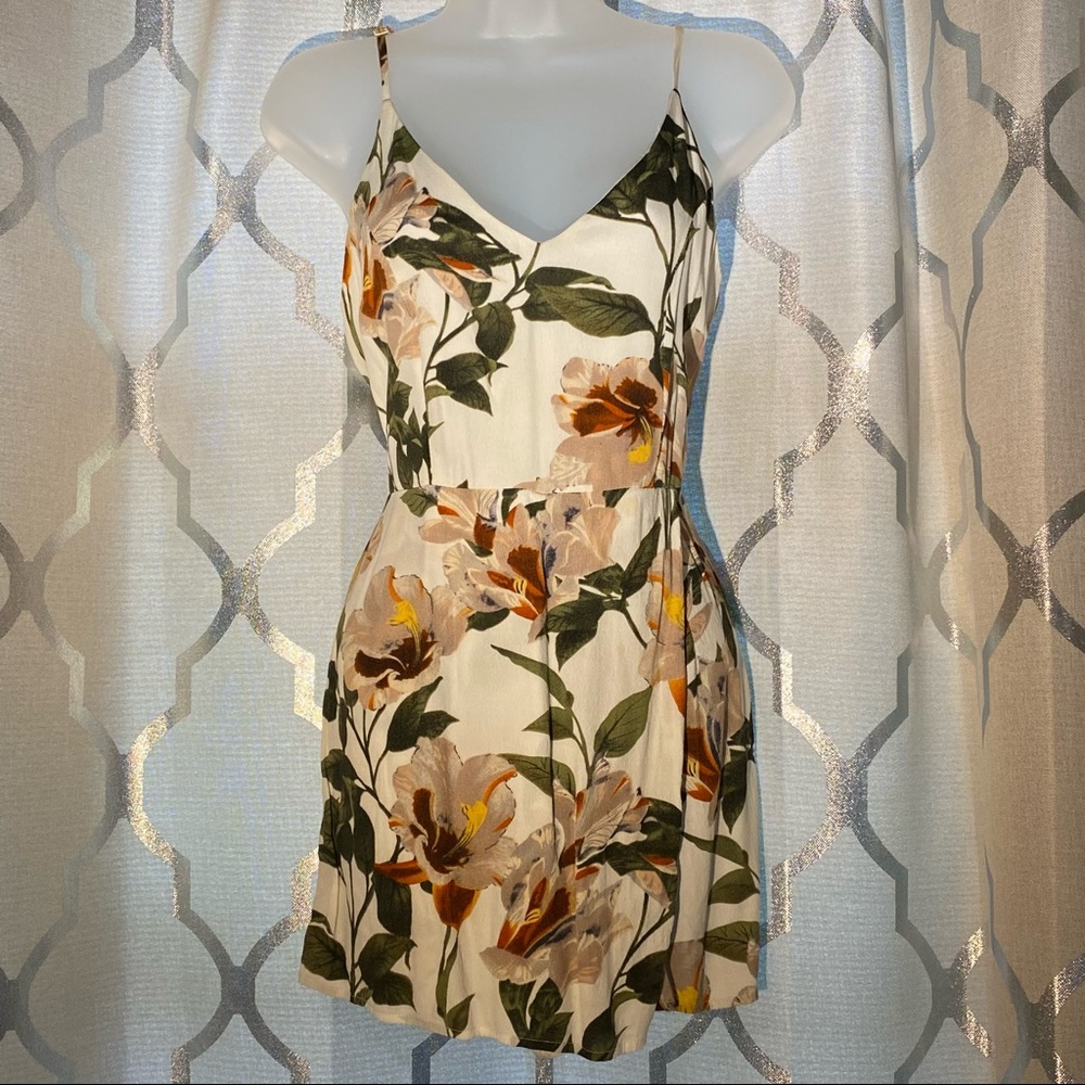 Love Floral botanical romper with Faux skirt Size Large